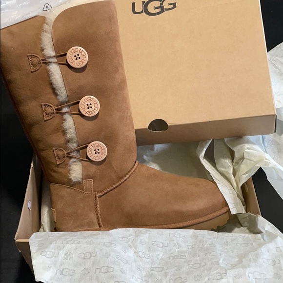 UGG Shoes - BAILEY BUTTON TRIPLET II BOOT